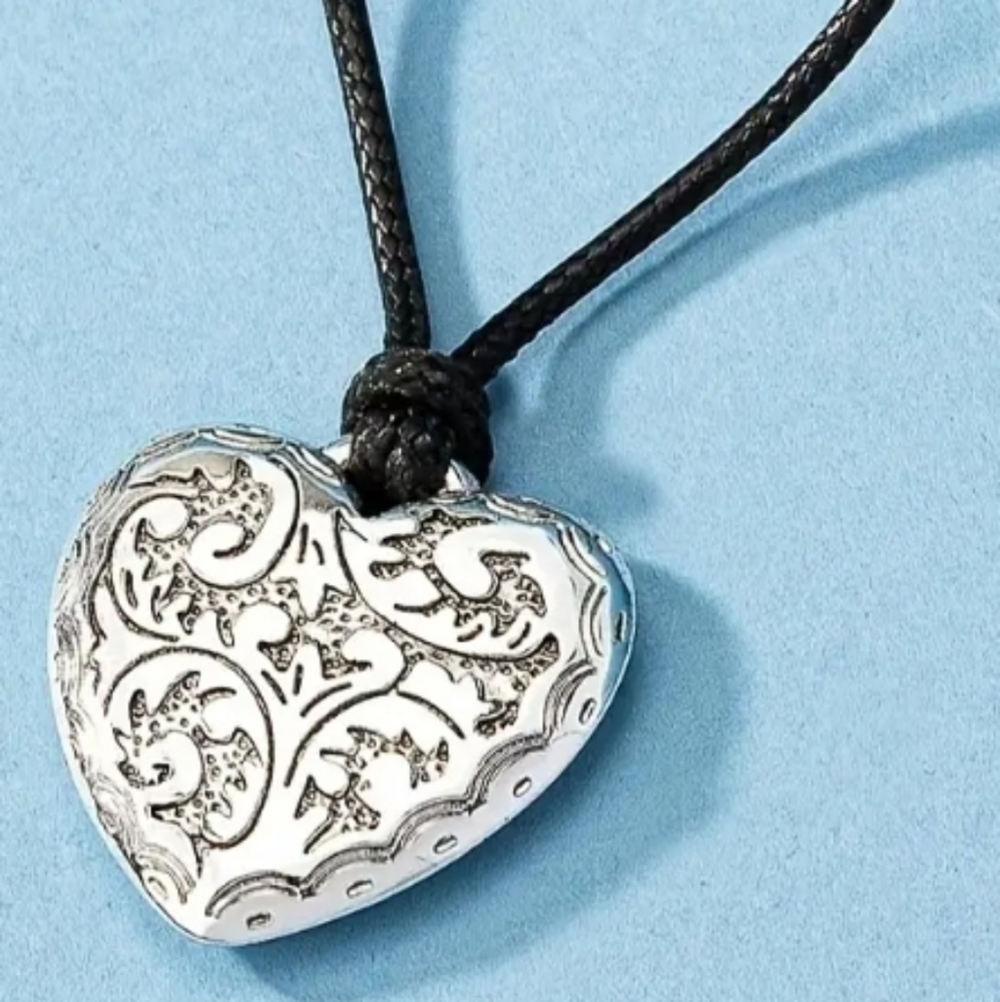 HEART DECO NECKLACE ON SOFT LEATHER ROPE CHAIN #2